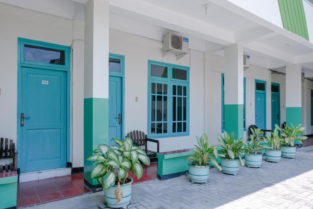 Hotel Taman Indah Madiun Exterior foto