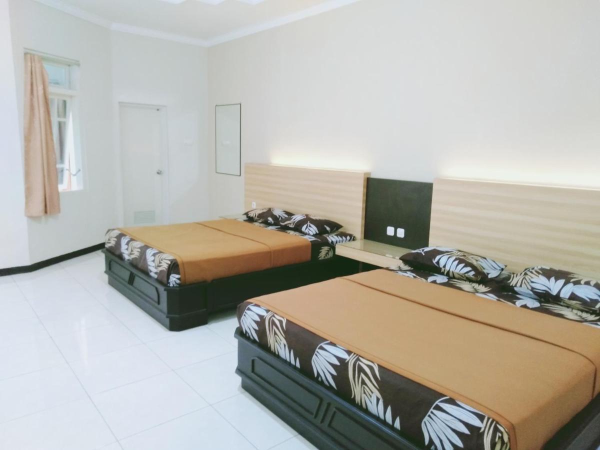 Hotel Taman Indah Madiun Exterior foto