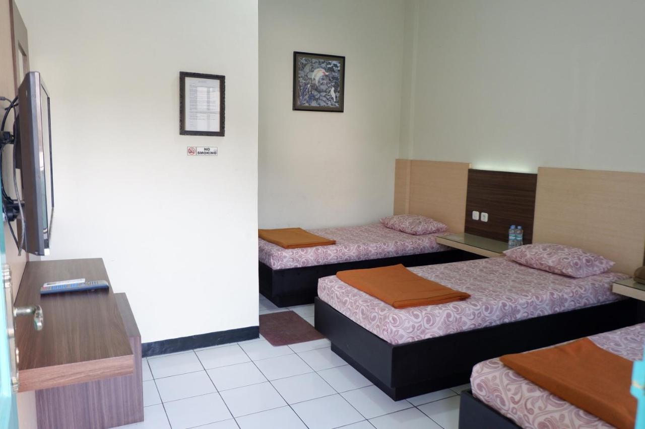 Hotel Taman Indah Madiun Exterior foto