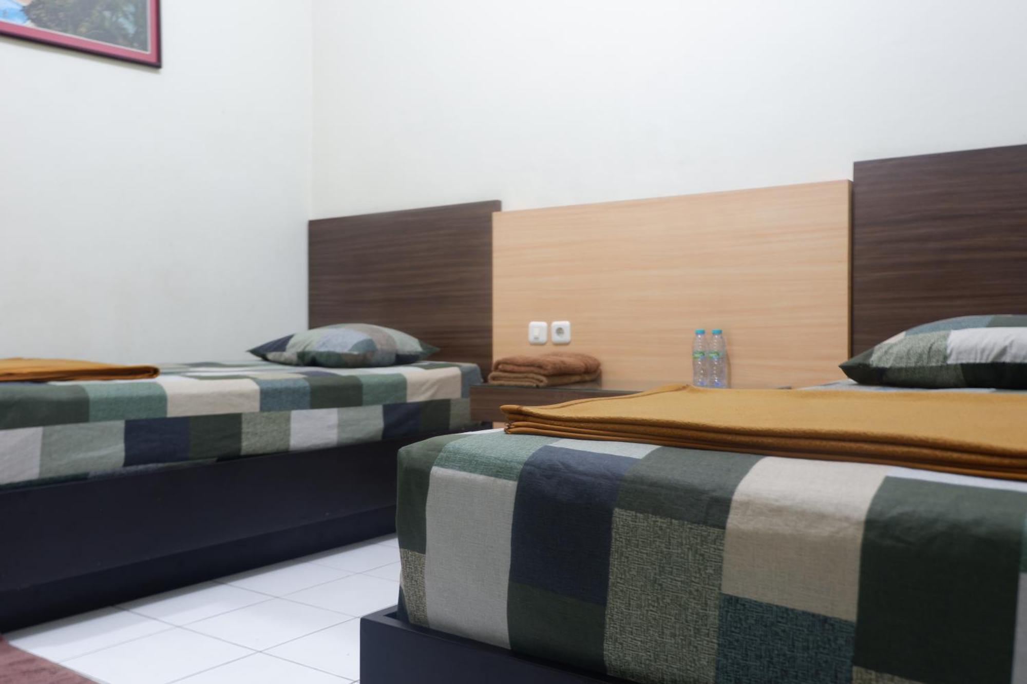 Hotel Taman Indah Madiun Exterior foto