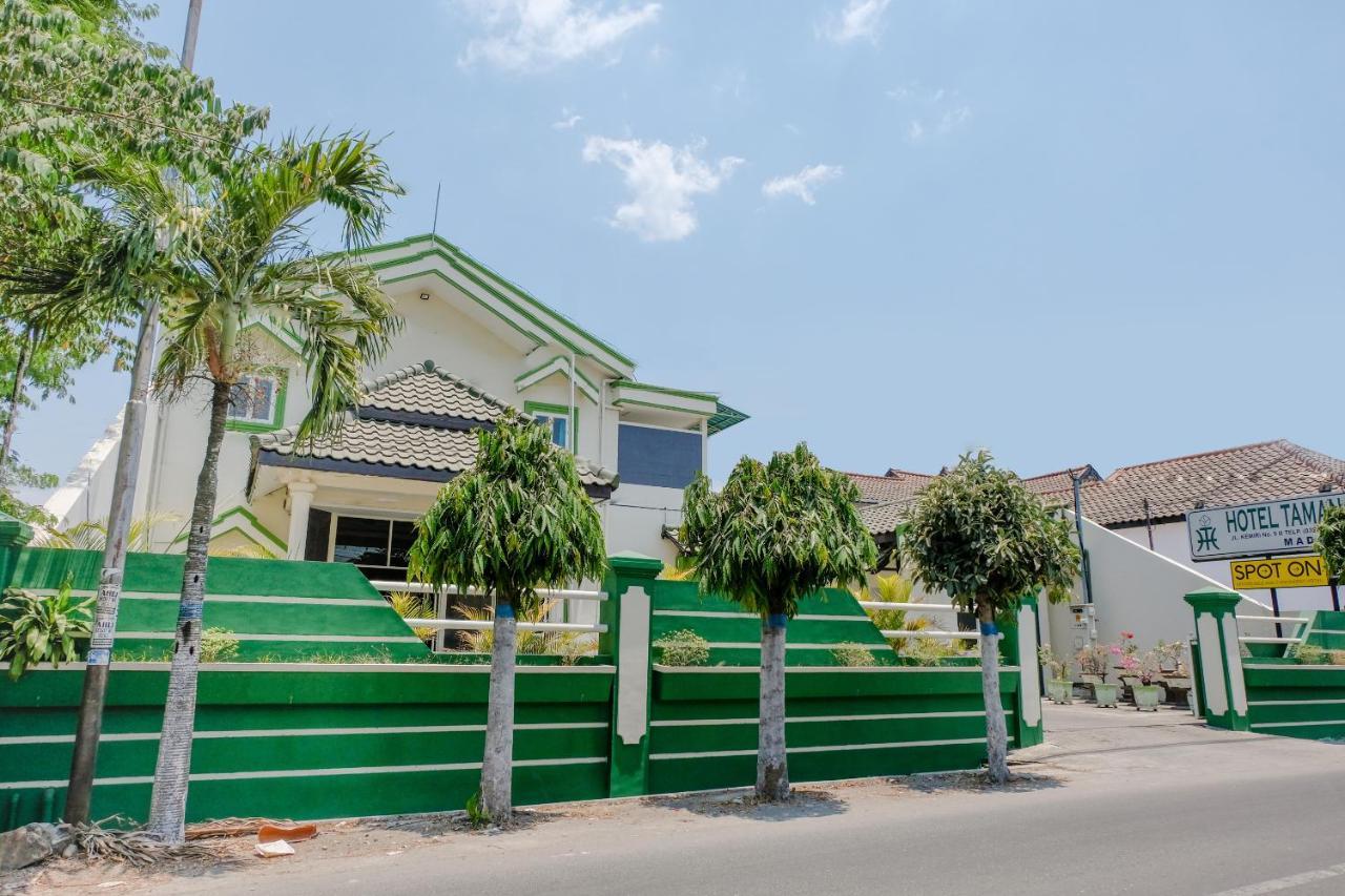 Hotel Taman Indah Madiun Exterior foto